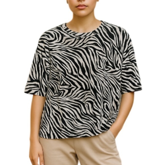 NORTHERN REFLECTIONS NWOT Pale Pink Black Zebra Print Pullover Top 3/4 Sleeve M - Picture 1 of 11